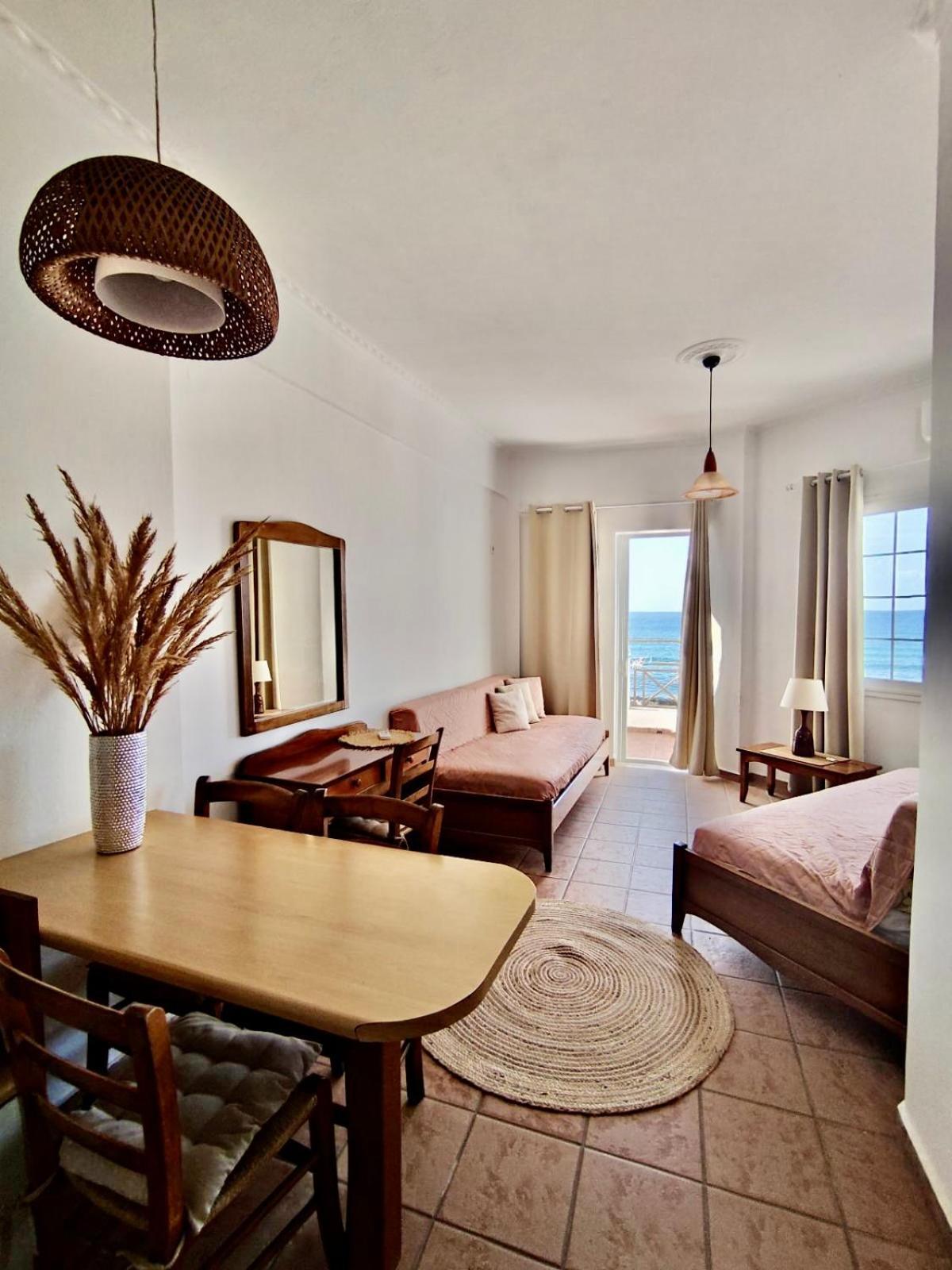 Nereides Apartments 아기오스고르디오스 외부 사진