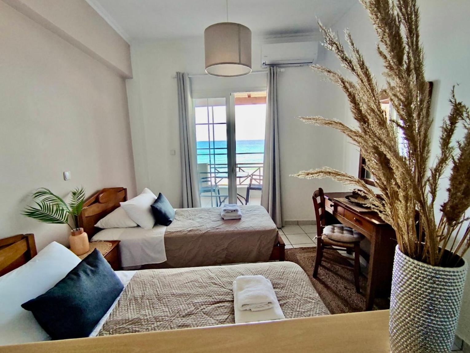 Nereides Apartments 아기오스고르디오스 외부 사진