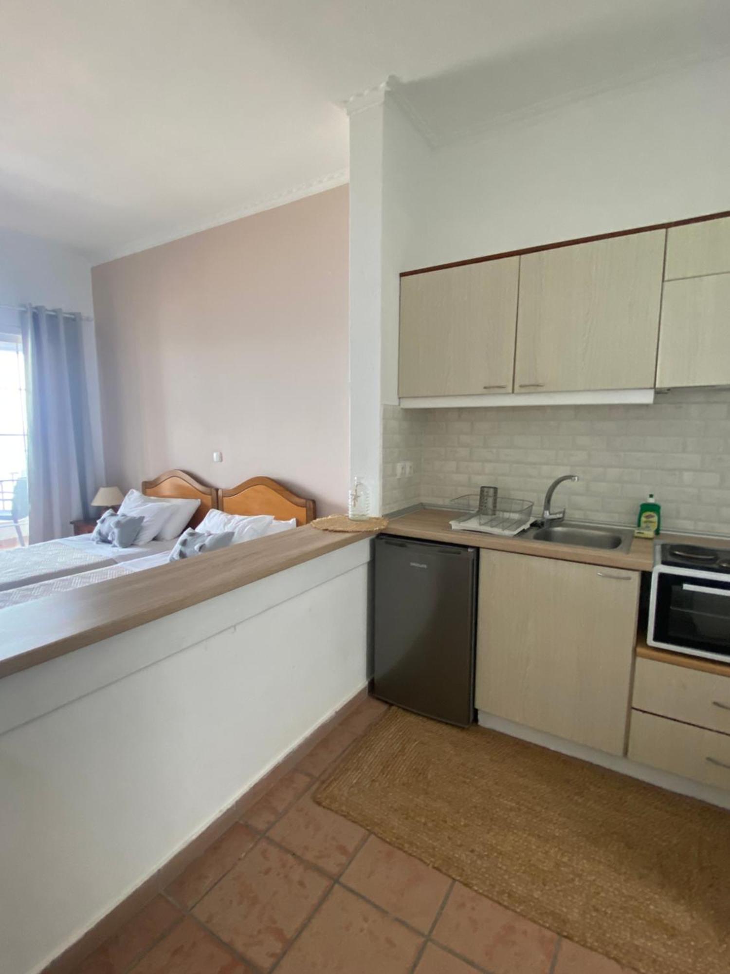Nereides Apartments 아기오스고르디오스 외부 사진