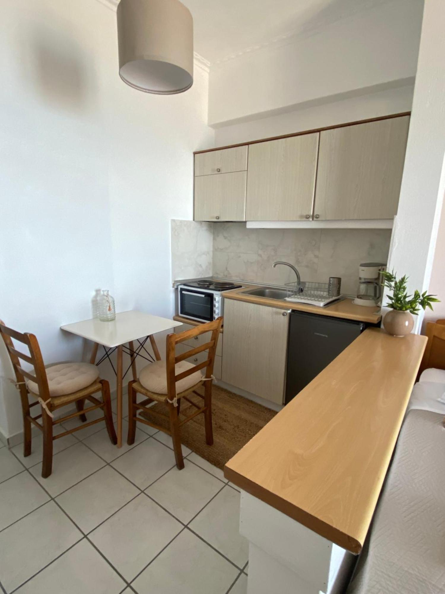 Nereides Apartments 아기오스고르디오스 외부 사진